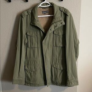 Sherpa Lined Men's Green Jacket *Like New*